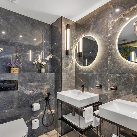 A&r Luxury Aparthotel
