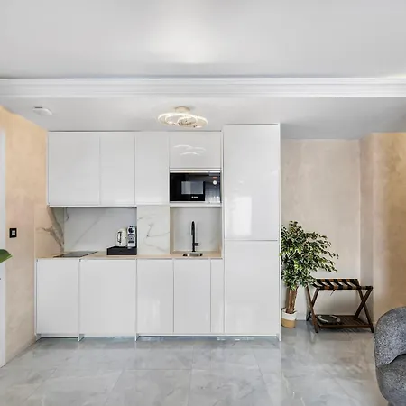 A&r Luxury Aparthotel 3*