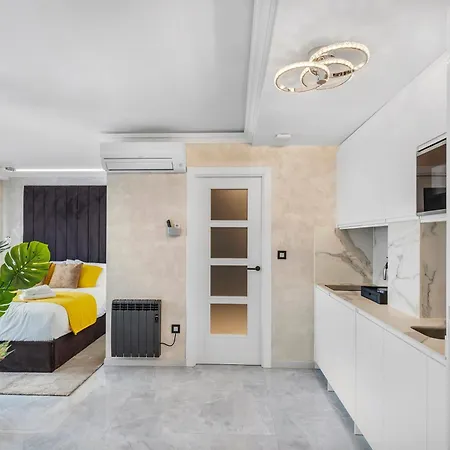 A&r Luxury Aparthotel 3*